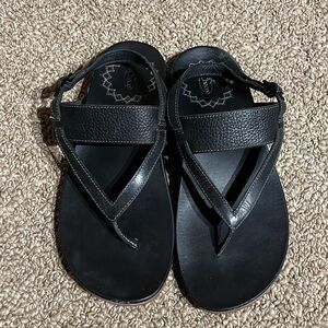 Chacos black leather sandal Sz 7